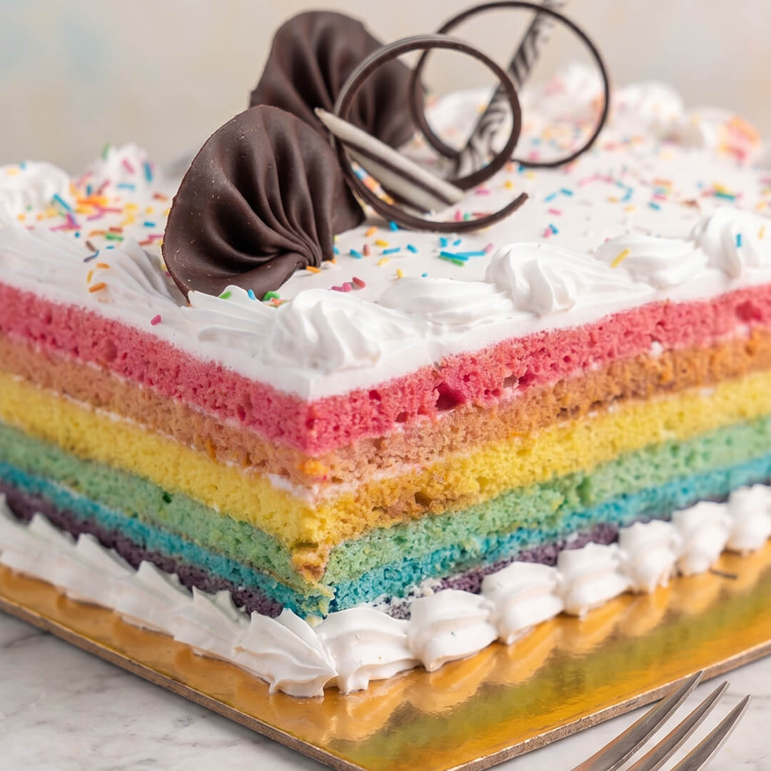 Colourful Rainbow Layer Cake (1/2kg)
