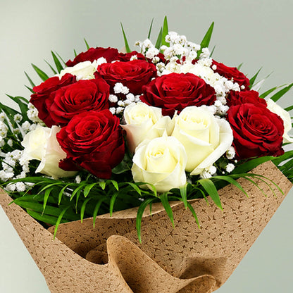 Beautiful 20 red and white roses bouquet wrapped in natural jute for special occasions