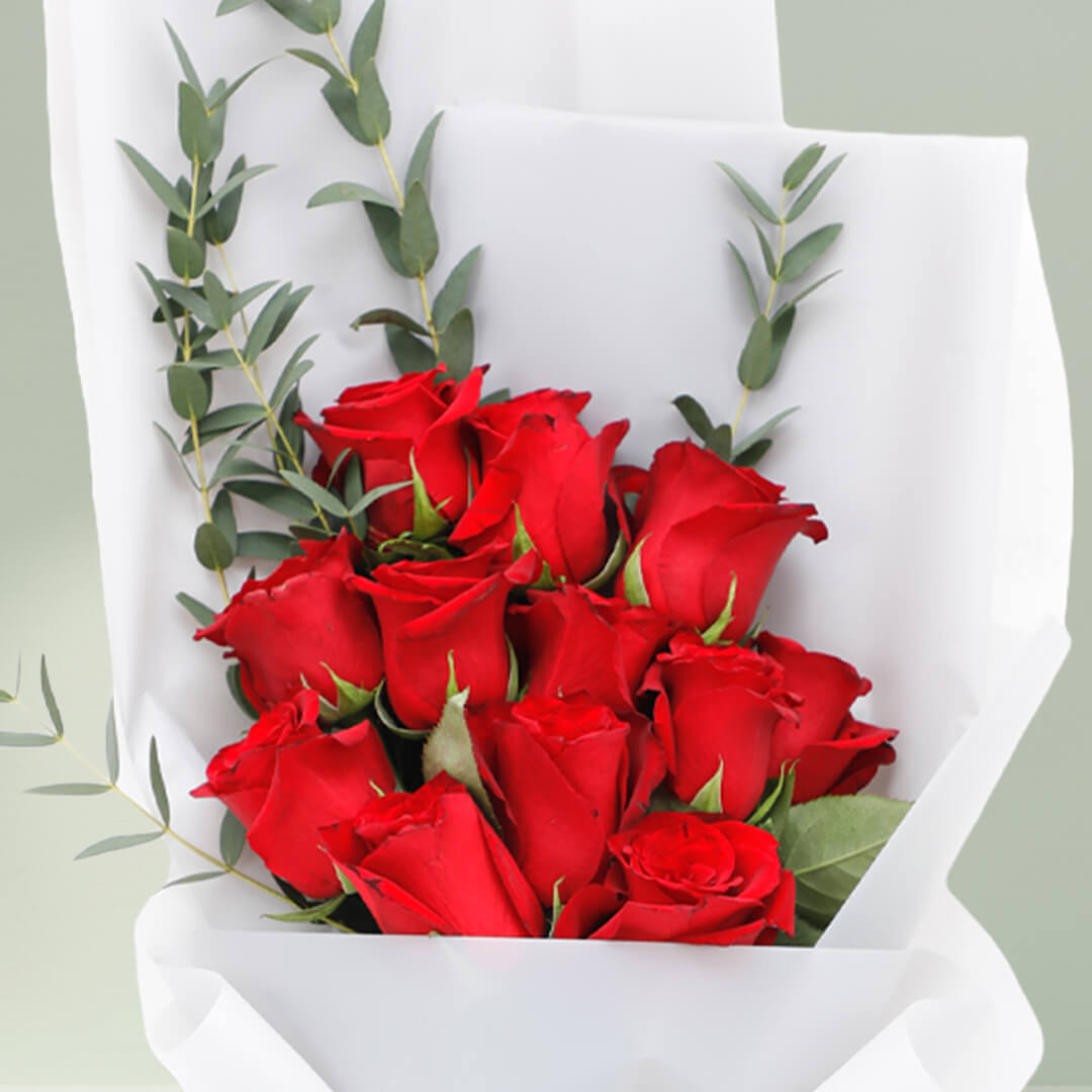 Steal a Heart Red Rose Bouquet with Fresh Red Roses