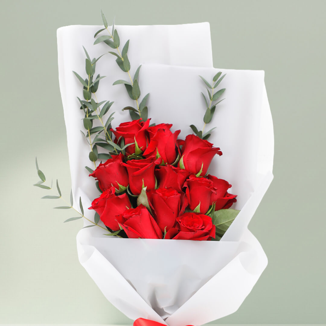 Steal a Heart Red Rose Bouquet with Fresh Red Roses